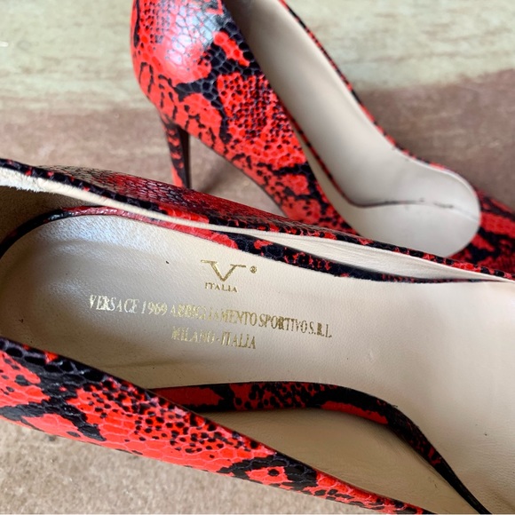 AUTHENTIC Versace snake Heels 🐍 - Picture 3 of 9